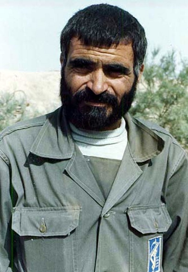 اطاعت عالم سرشناس از یک شاگرد بنا وسط جنگ!