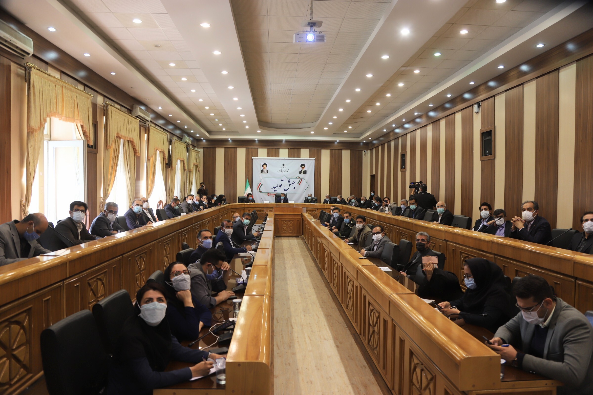 در اخذ مالیات تاکید بر تاباندن نور به جا‌های تاریک است