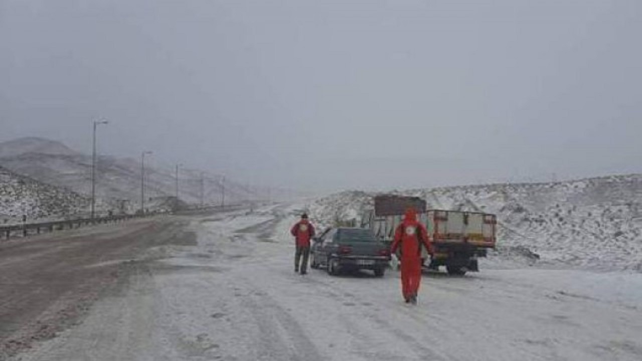 اسکان هزار و ۷۰۰ نفر از هم وطنان در راه مانده در سمنان