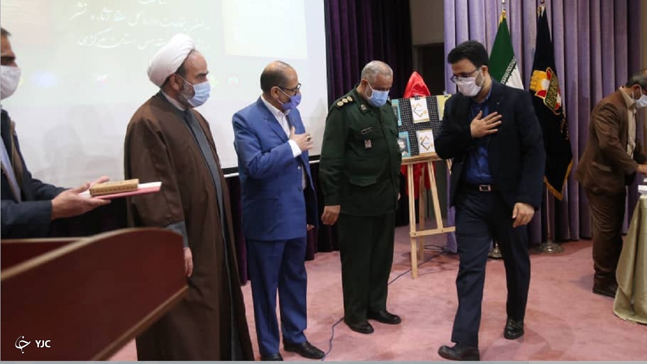 تجلیل از برترین‌های جشنواره شعر دفاع مقدس استان مرکزی