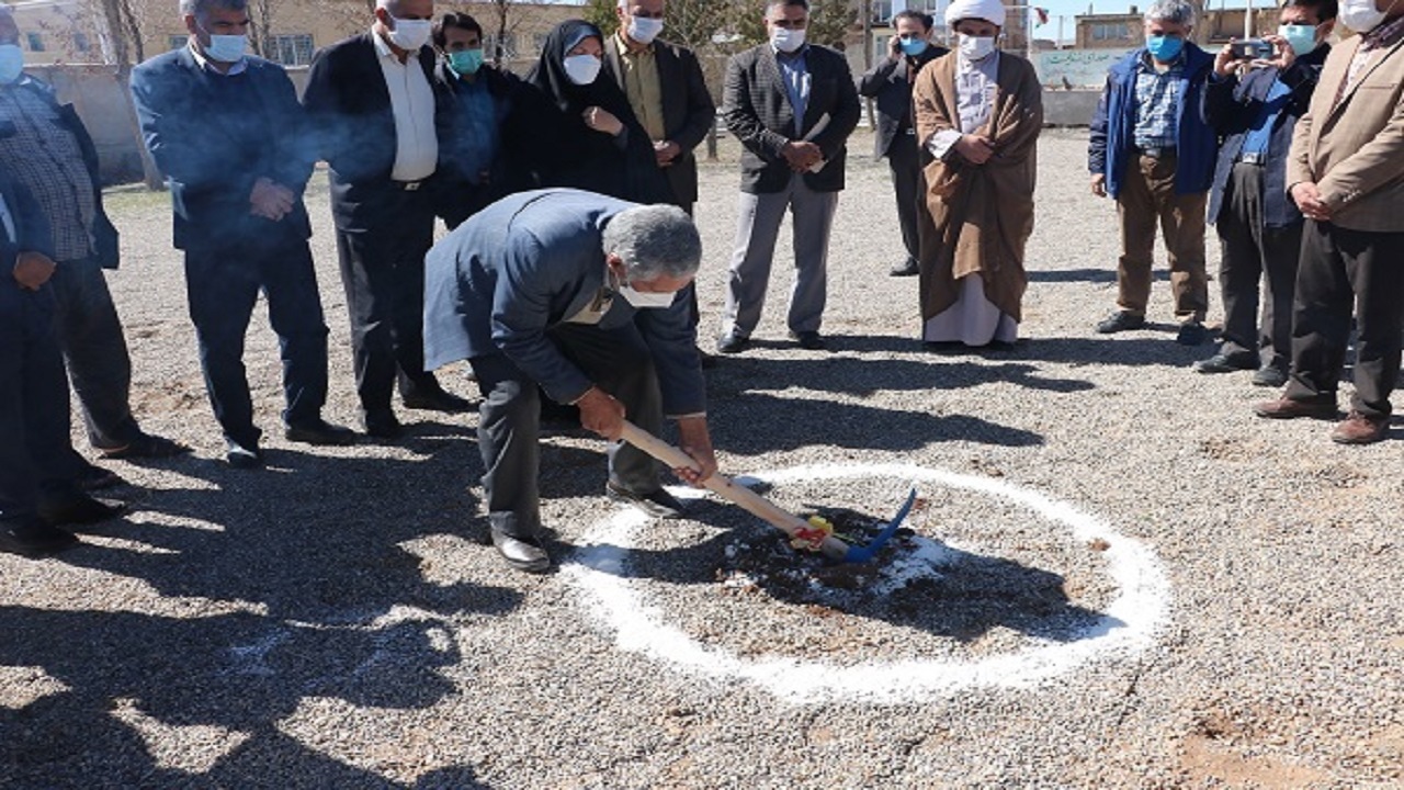 کلنگ زنی آموزشگاه خیری در روستای بهرام آباد شهرکرد