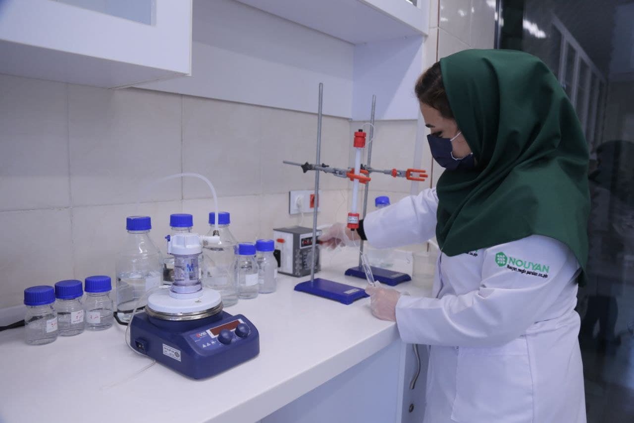 بازدید کارشناسان اداره کل&nbsp; تجهیزات پزشکی و آزمایشگاهی از خط مدرن تولید کیت های الایزا شرکت نویان نگین پارسیان