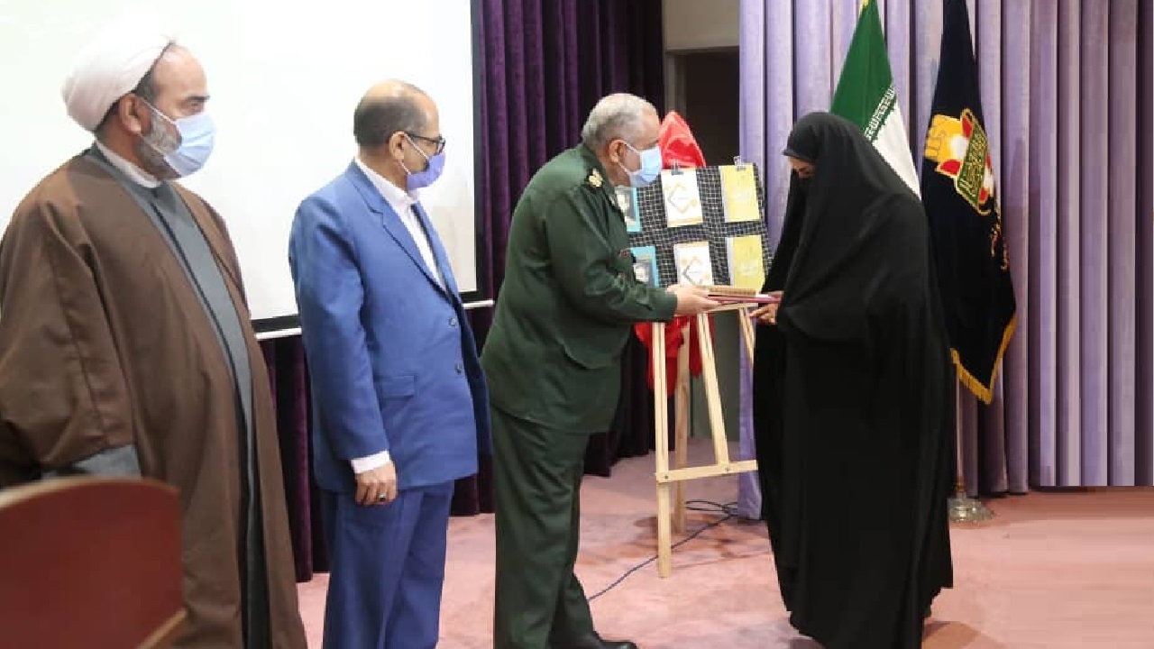 داستان‌های کوتاه دفاع مقدس و تجلیل از برترین‌ها در استان مرکزی