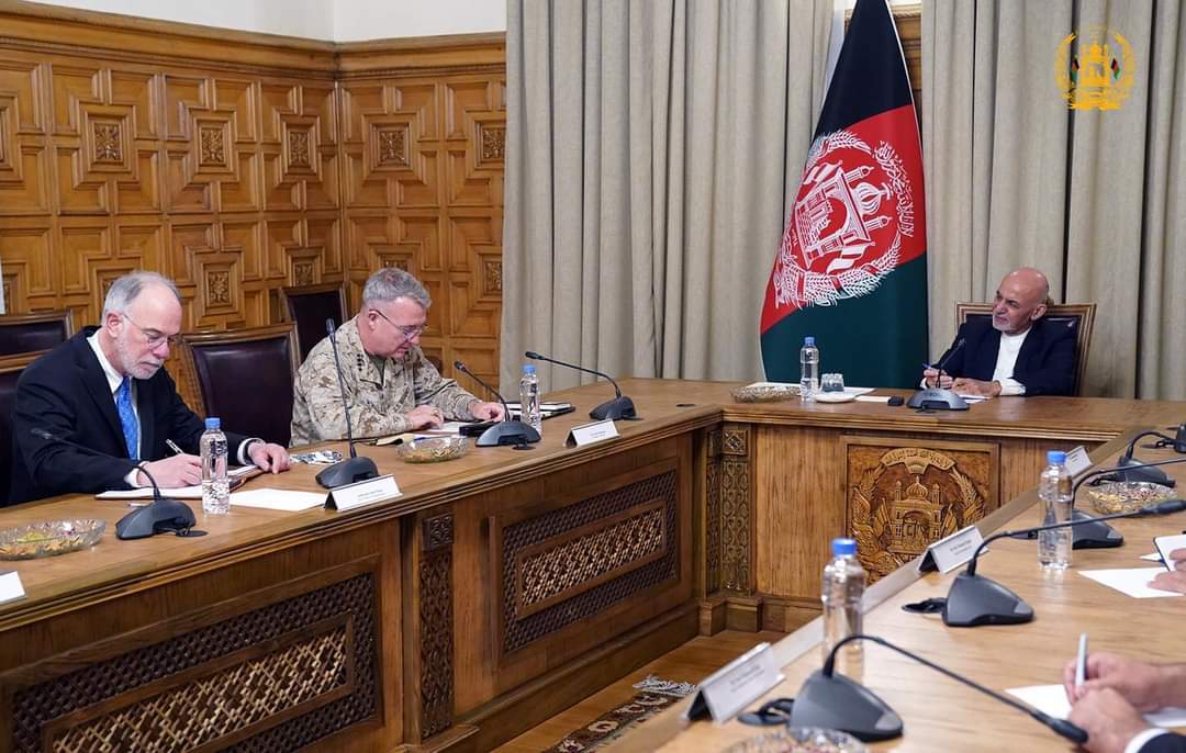 فرمانده سنتکام در کابل با رئیس جمهور افغانستان دیدار و گفتگو کرد