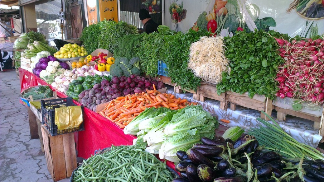 اقدام انسان دوستانه یک سبزی فروش در ایام نزدیک به عید!