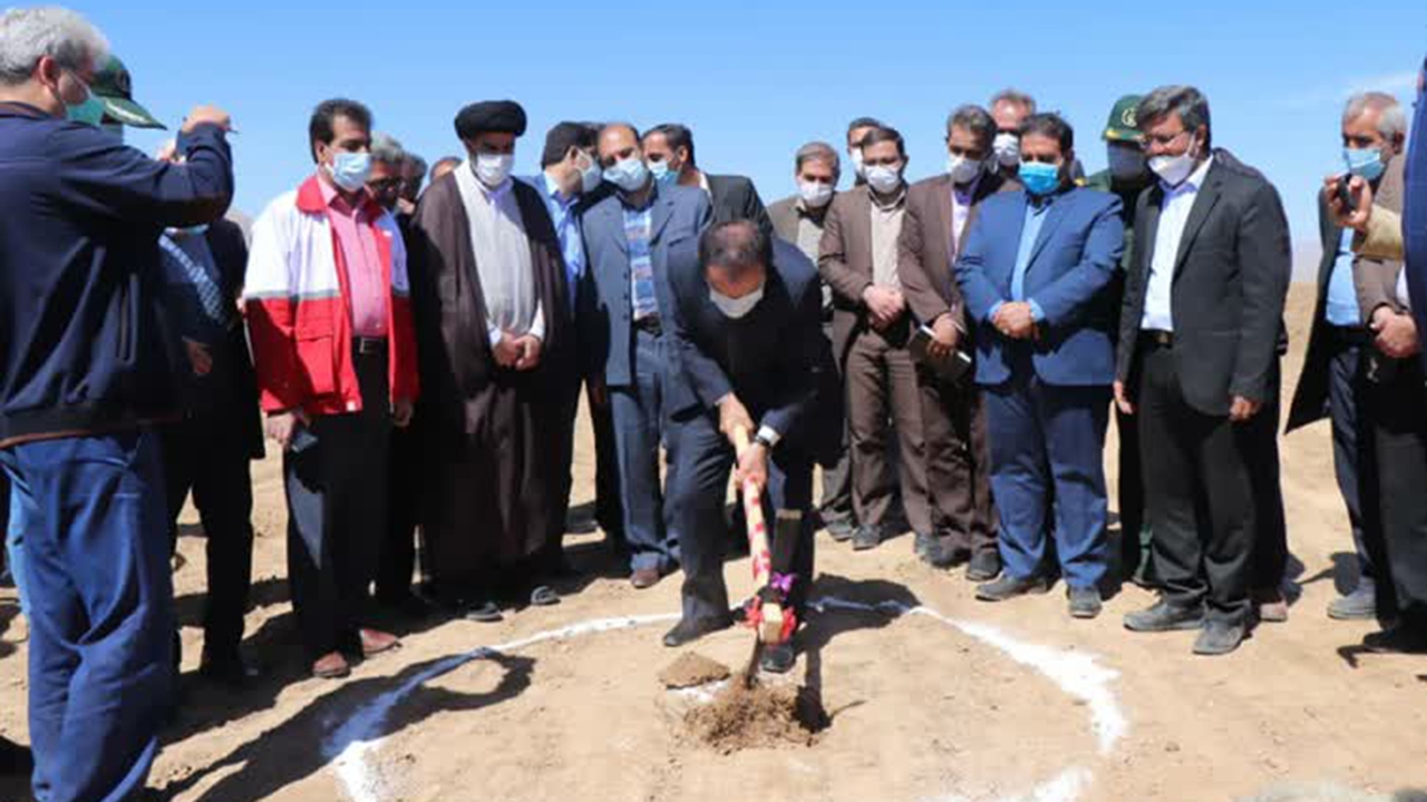 کلنگ کارخانه کاشی در آباده به زمین خورد