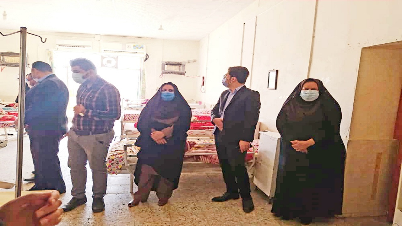 واکسینه شدن سالمندان خرمشهر در مقابل بیماری کرونا