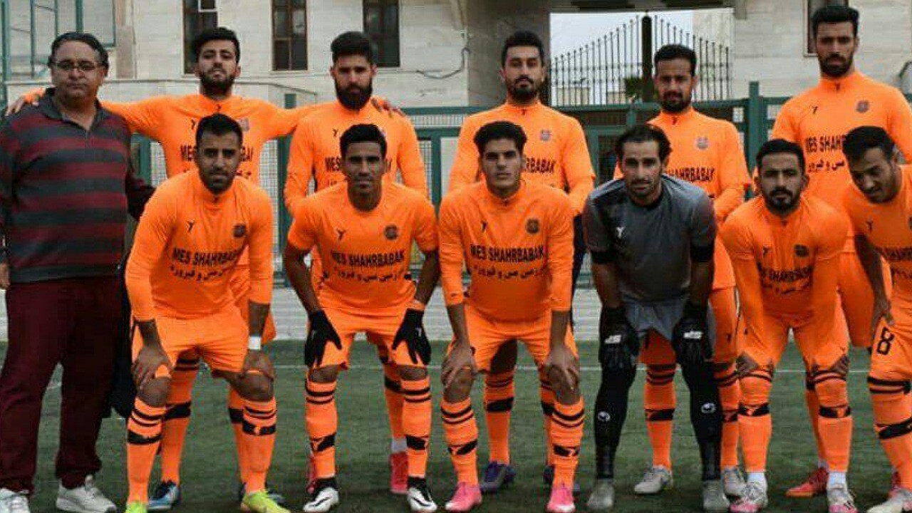 مس شهربابک موقتا صدرنشین شد