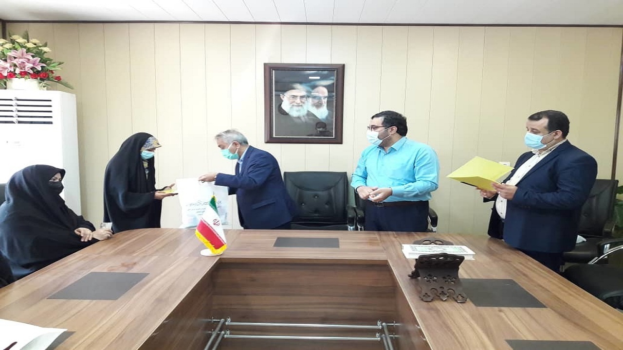 از دانش آموزان نخبه قرآنی در آبادان تجلیل شد