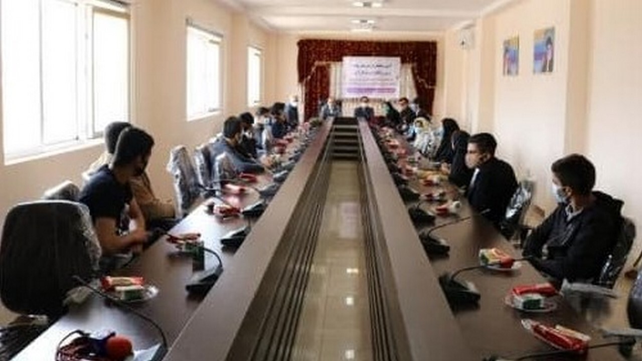 پشتکار و اخلاق عوامل اصلی در رسیدن به موفقیت هستند