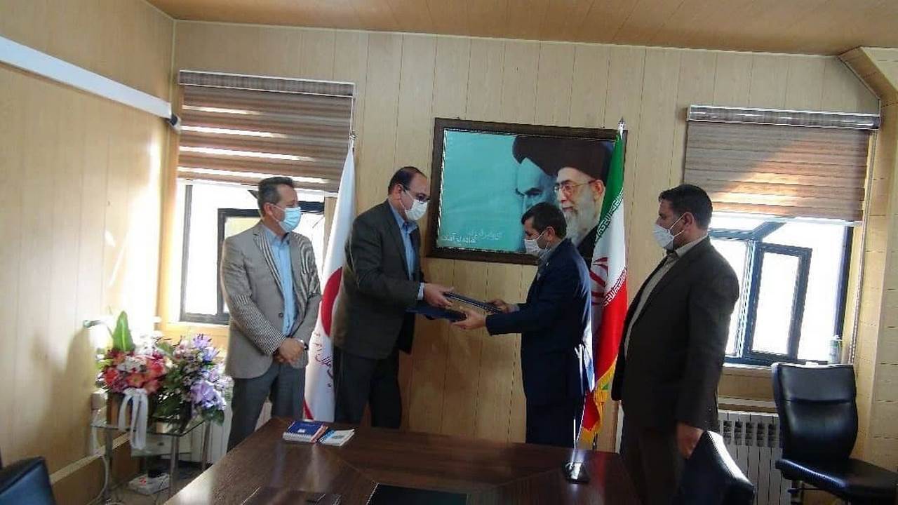 انعقاد تفاهم نامه همکاری بین جمعیت هلال احمر ایلام و اداره کل هواشناسی استان