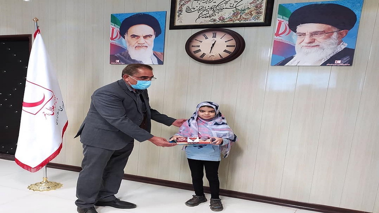 تقدیر از برگزیدگان جشنواره پوپک قصه گو هلال احمر بافق