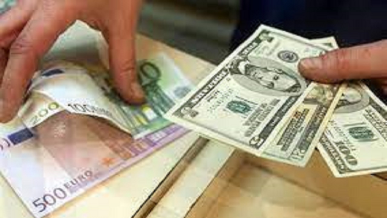 ثبات نرخ ارز در بازار؛ دلار ۲۳ هزار و ۹۱۶ تومان است