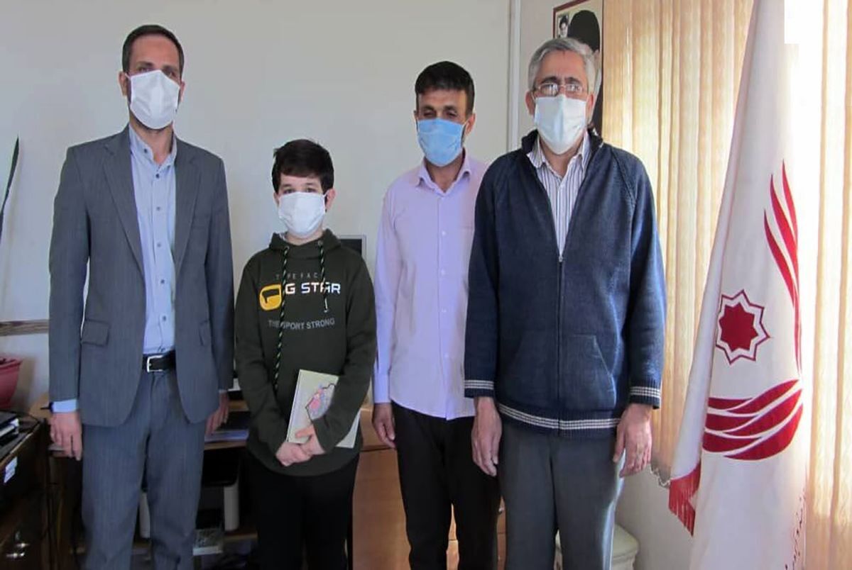 ناگفتههای پسر ۱۳ سالهای که با پول تو جیبی خود یک زندانی را آزاد کرد! + عکس ناگفتههای پسر ۱۳ سالهای که با پول تو جیبی خود یک زندانی را آزاد کرد! + عکس