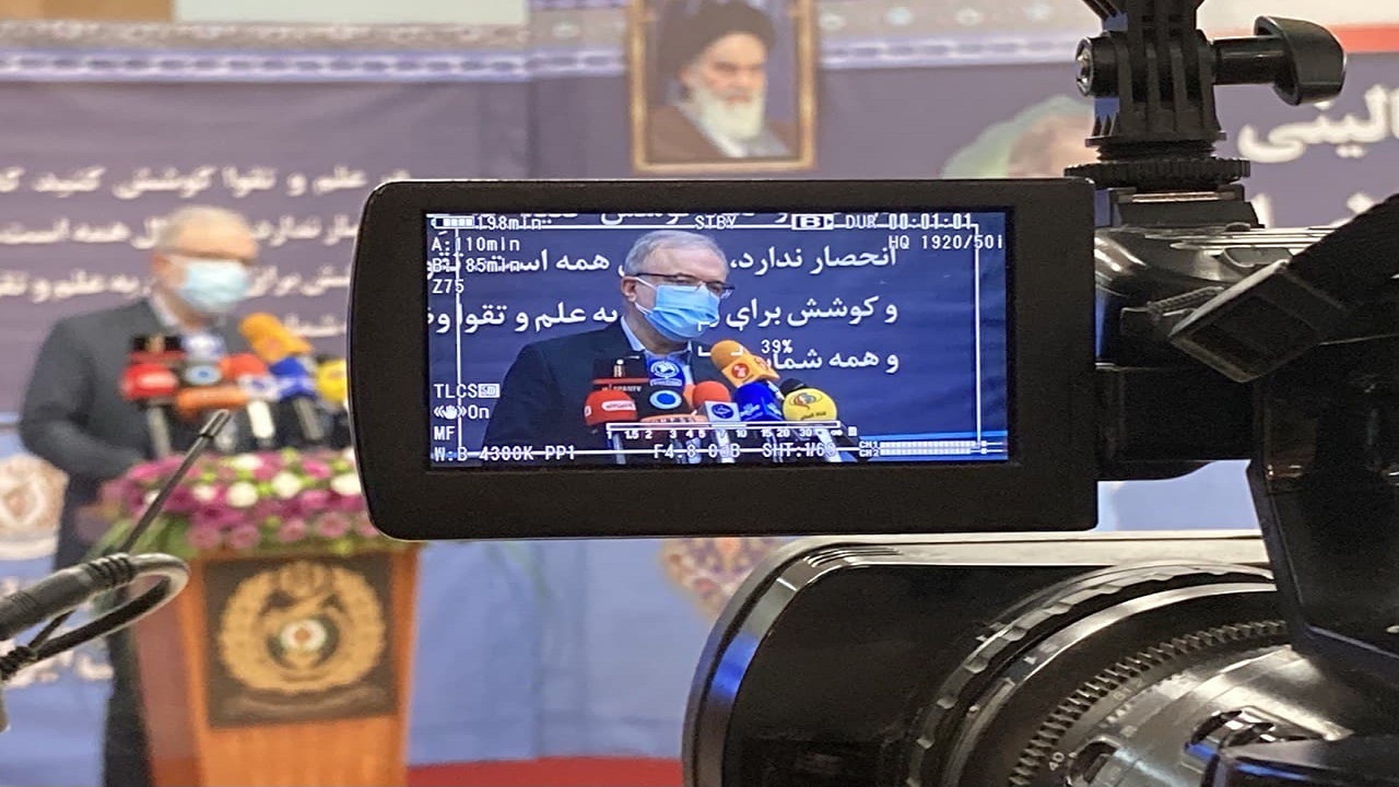 باید در ساخت واکسن کووید ۱۹ روی پای خودمان بایستیم / واکسن سازان بزرگ دنیا به ما واکسن نخواهند داد