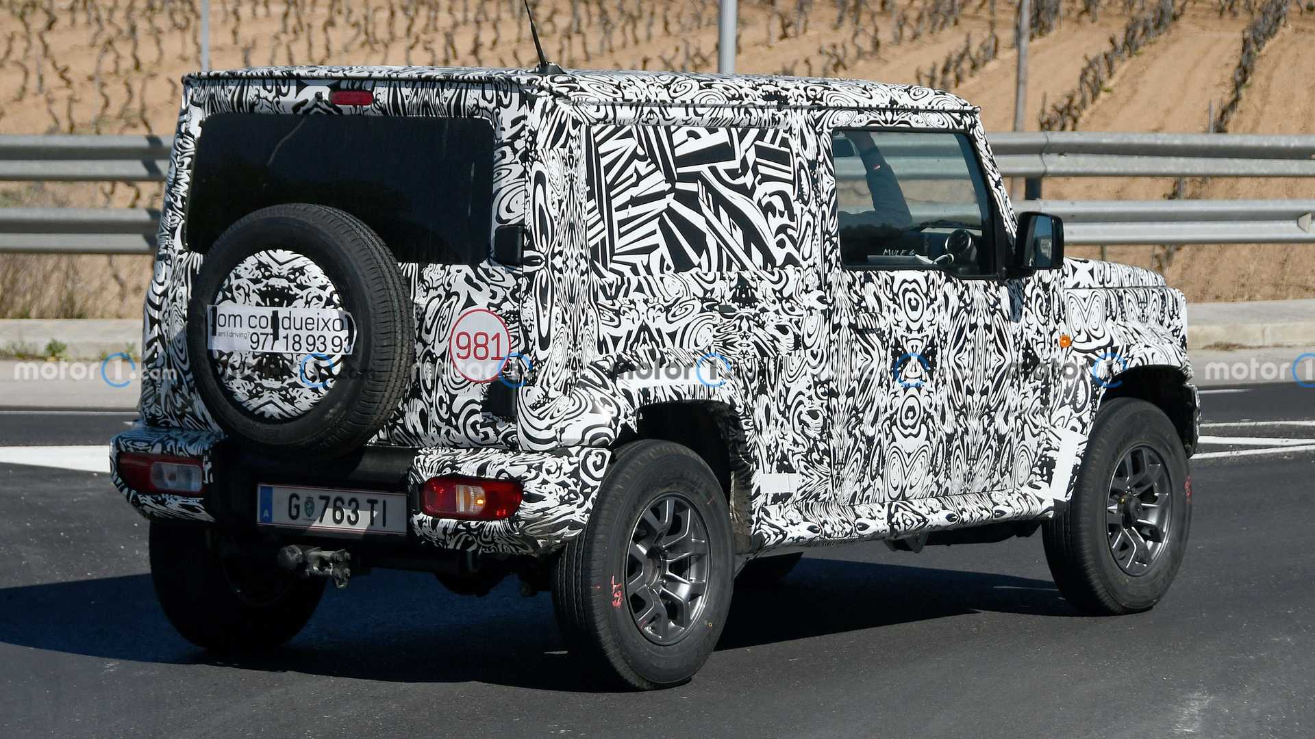 تصویر خودروی Suzuki Jimny جاسوسان این بار خودروی Suzuki Jimny را شکار کردند