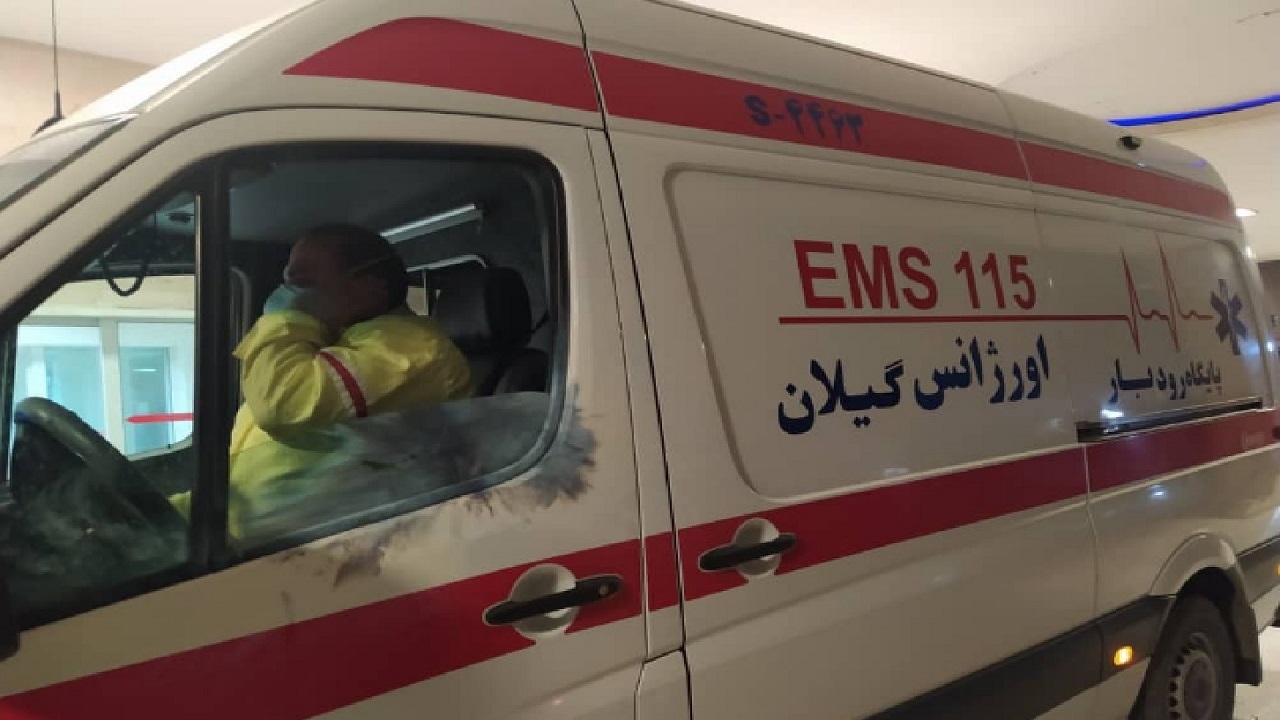 پرتاب مواد محترقه داخل آمبولانس و مصدومیت پرسنل اورژانس رودبار