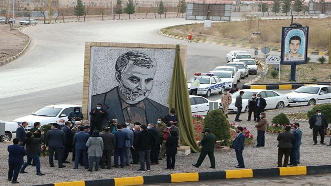 رونمایی از نخستین اِلمان تمثال شهید سلیمانی در کرمان