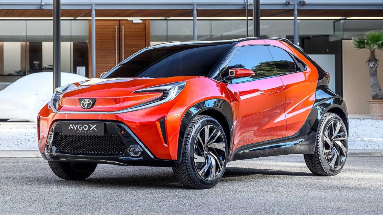 خودروی Toyota Aygo X Prologue با رنگی زیبا در خیابان دیده شد