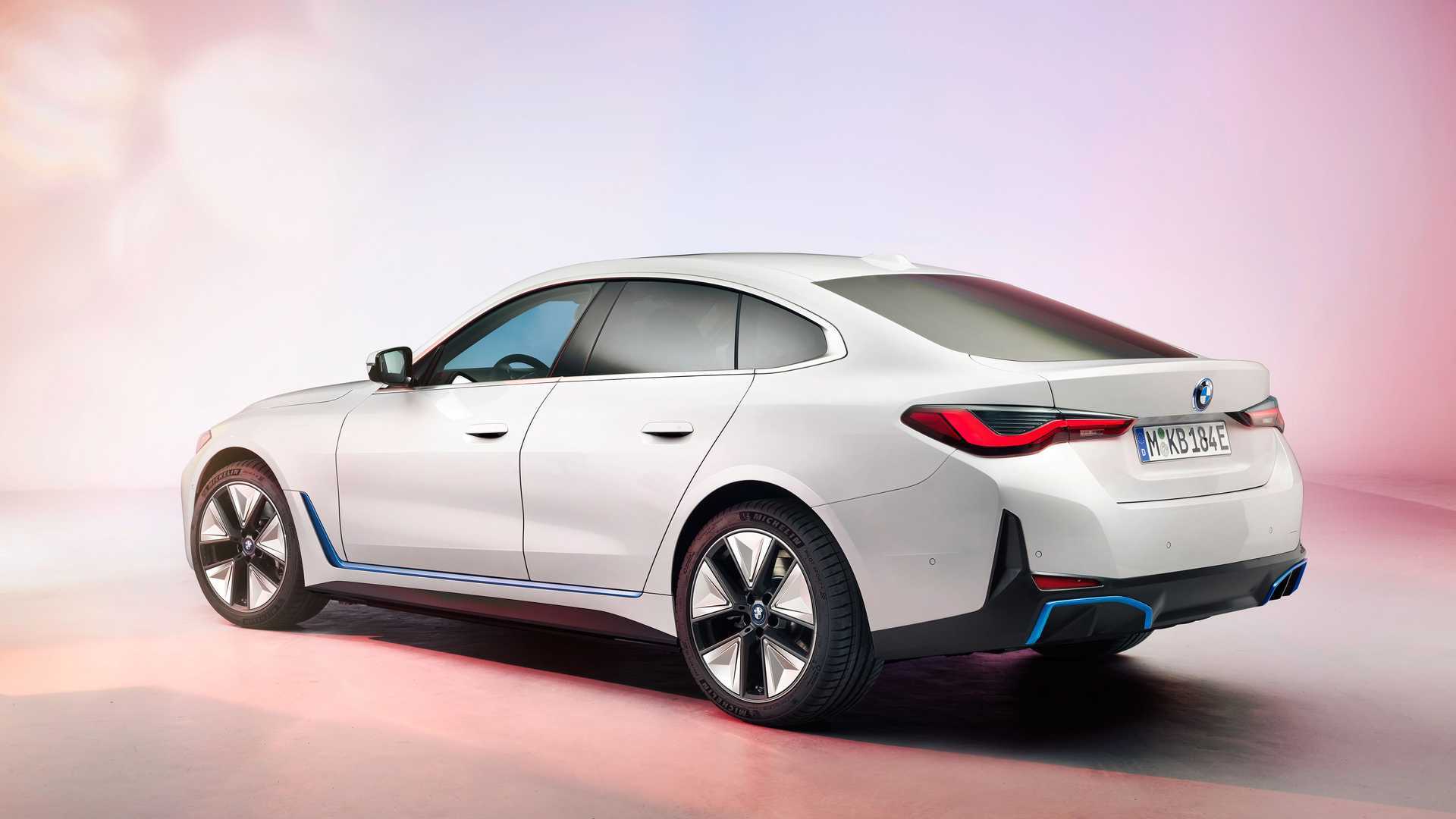 جاسوسان در پی خودروی 2022 BMW i4 با 523i اسب بخار قدرت
