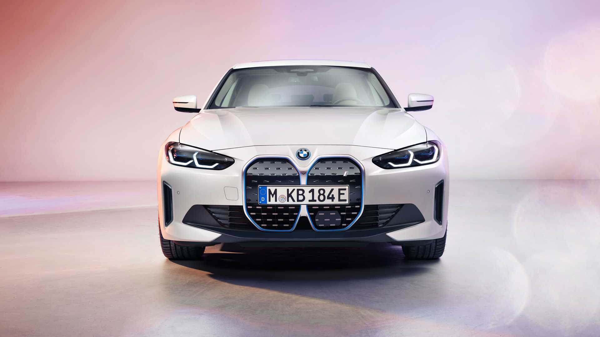 جاسوسان در پی خودروی 2022 BMW i4 با 523i اسب بخار قدرت