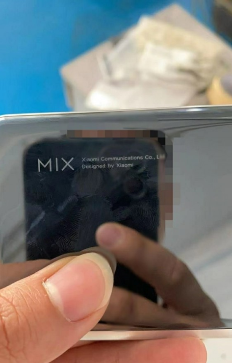 تصاویری از گوشی  Xiaomi Mi Mix تاشو به بیرون درز کرد