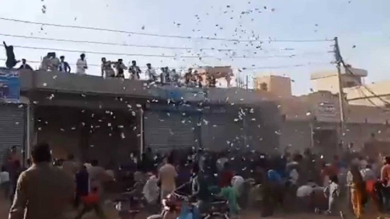 حیرت مهمانان از حاتم بخشی عجیب خانواده داماد + فیلم