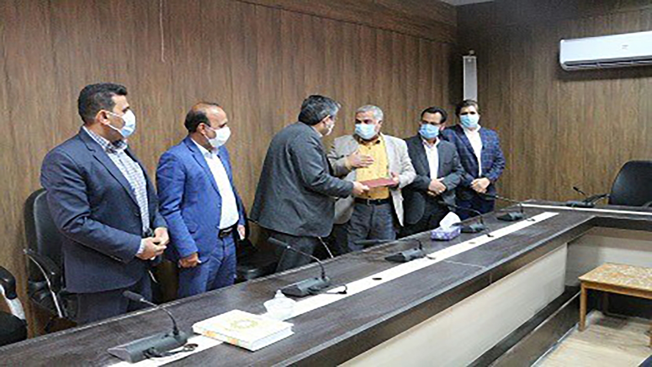 قدردانی از جانباز فرهنگی ‏در فهرج‎