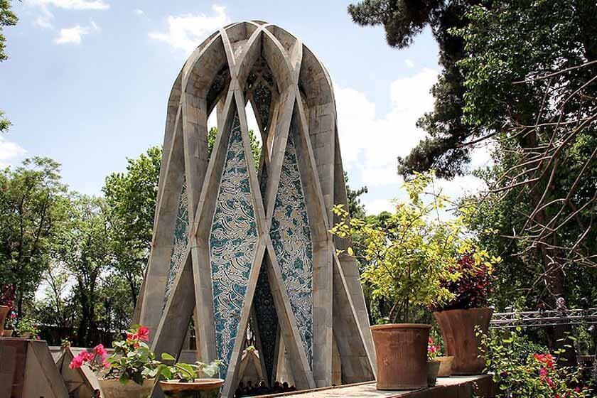آرامگاه خیام