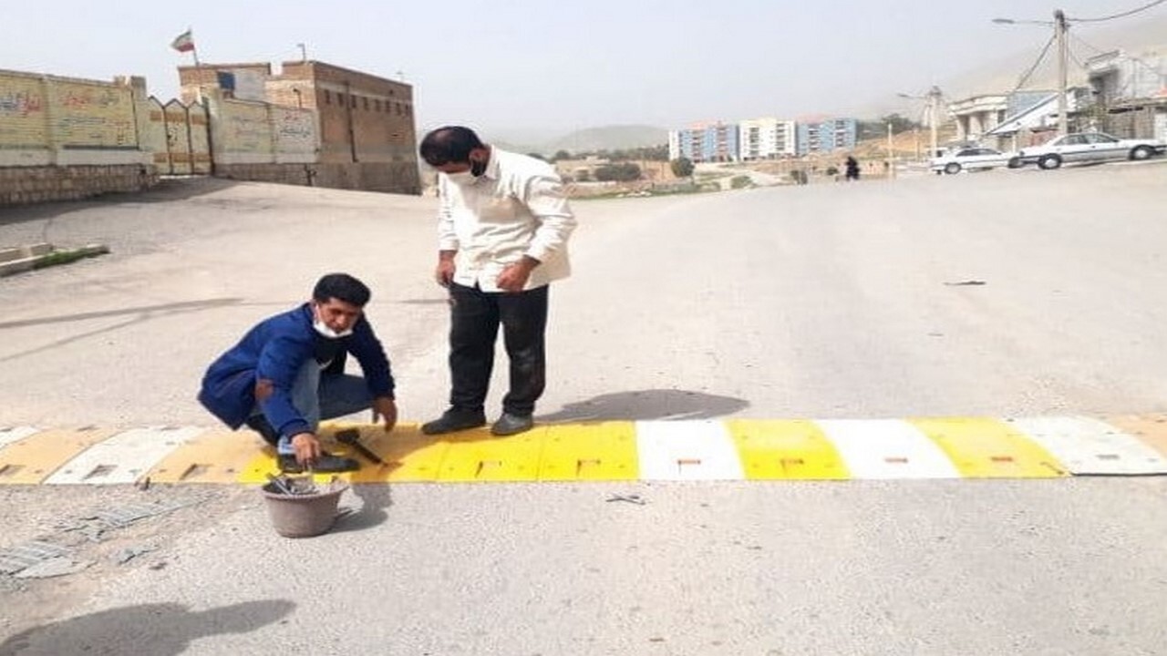اصلاح و ترمیم سرعتگیر‌های شهر آبدانان
