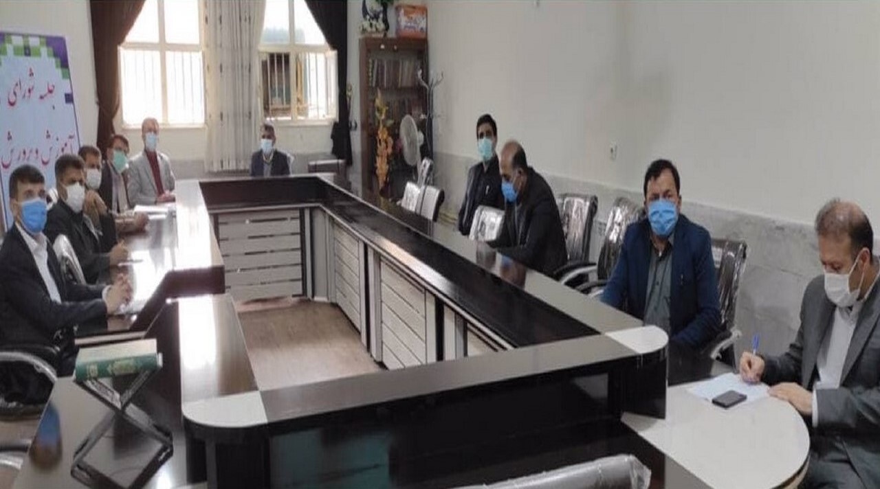 اجرای برنامه‌های آموزشی به منظور مراقبت از دانش آموزان در برابر آسیب‌های اجتماعی