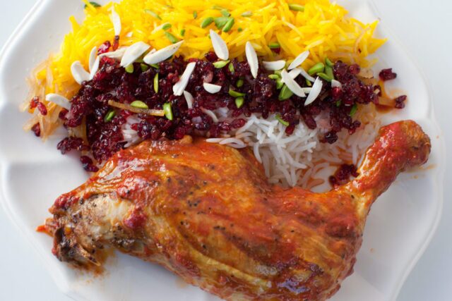 چند راز خوشمزگی زرشک پلو با مرغ مجلسی؛ بهترین مواد گرفتن بوی زهم مرغ کدامند؟ چند راز خوشمزگی زرشک پلو با مرغ مجلسی؛ بهترین مواد گرفتن بوی زهم مرغ کدامند؟