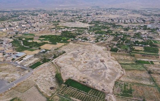 زمین&zwnj;خواری زیگورات سیَلْک کاشان را تهدید می&zwnj;کند/ ویلاسازی در حریم نخستین تمدن شهرنشینی فلات ایران