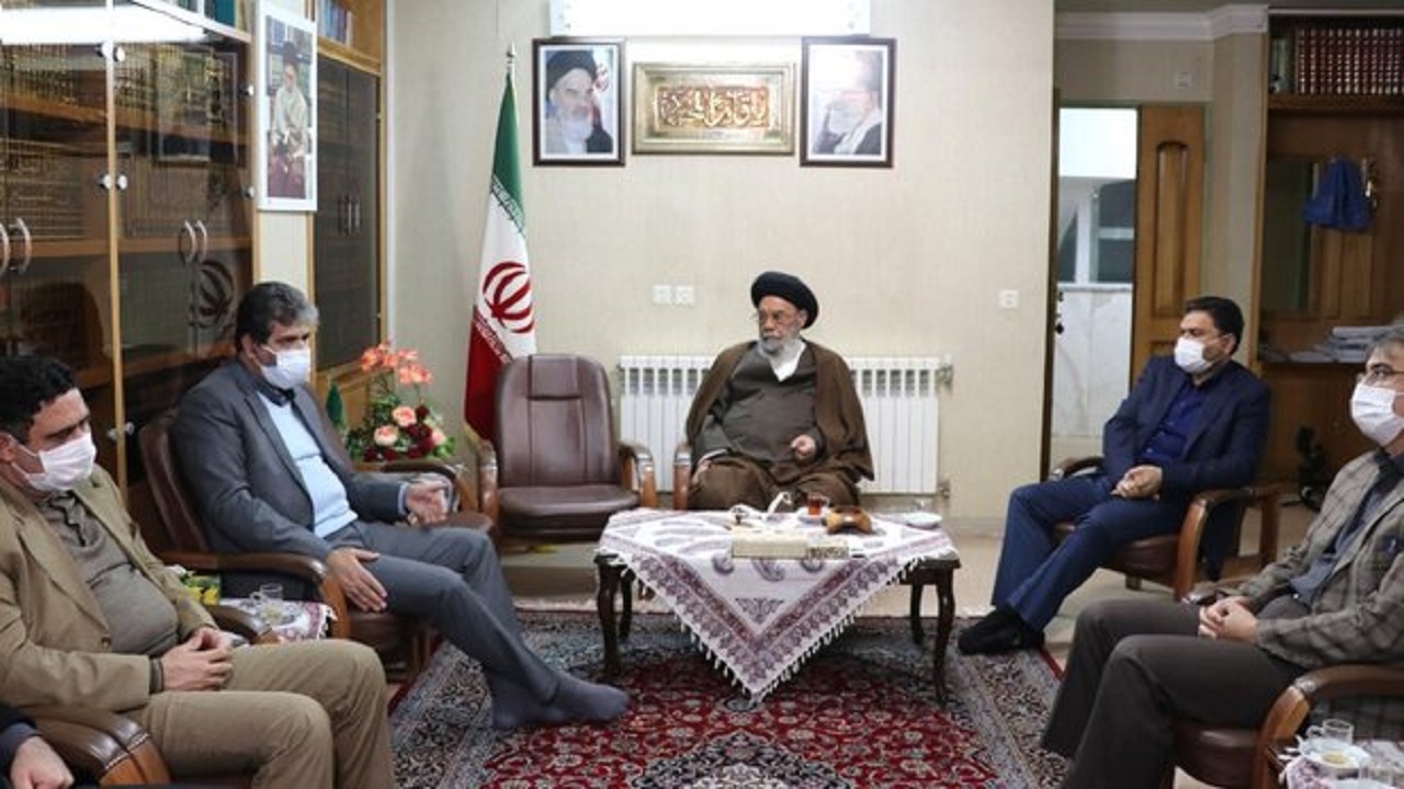 دولت حامی تولیدکنندگان باشد