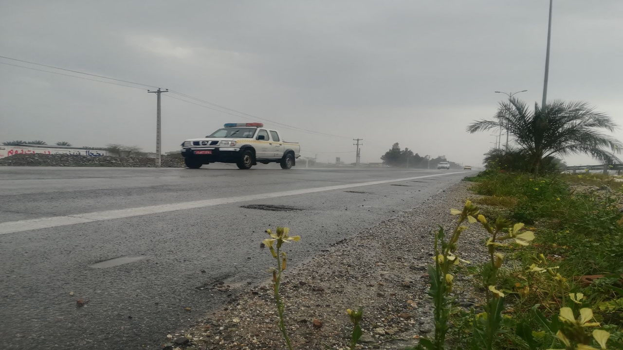 جاده‌های اصلی جنوب کرمان با وجود بارش باران باز است