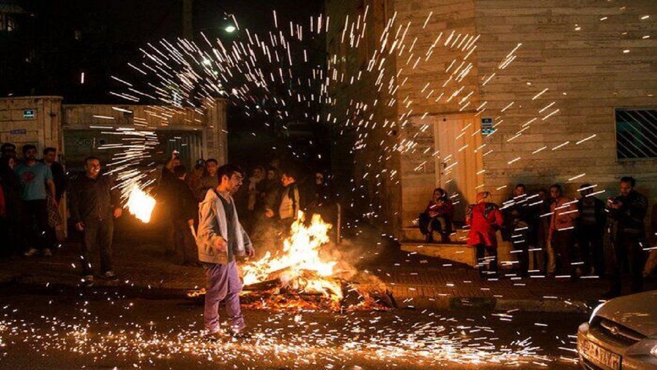 چهارشنبه سوری اولین تلفات خودش را گرفت/ انگشتان نوجوان جوانرودی قطع شد!