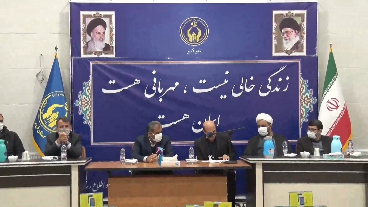 اهدای ۳۵۰ دستگاه تبلت به دانش آموزان نیازمند قزوینی