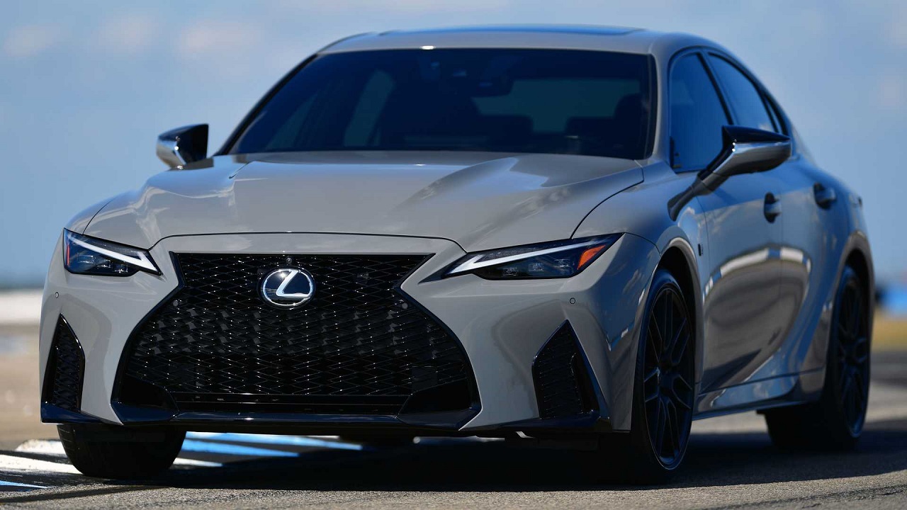 تولید اولین مدل لکسوس IS 500 F Sport  با رنگی جدید