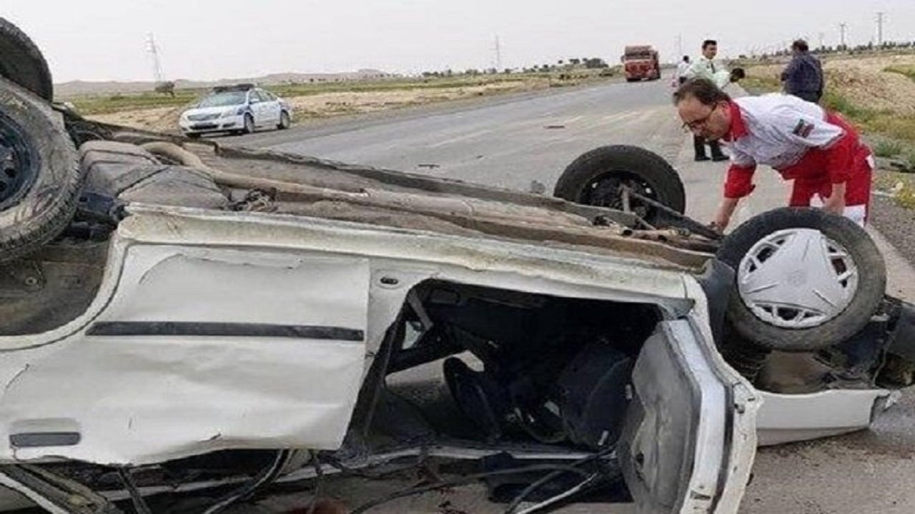واژگونی خودروی پراید در جاده همدان به رزن