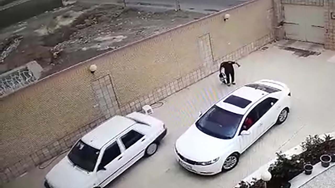 از گرفتار شدن پراید در سیل جاده &laquo;شاهرخت&raquo; تا درد و دل پرستار بیمارستان طالقانی با مردم + فیلم و تصاویر