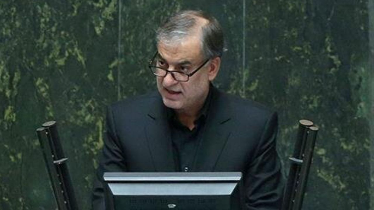 مجلس در اجرای مصوبات خود با هیچ کسی تعارف ندارد