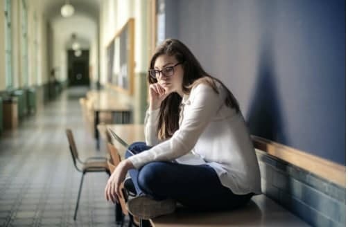 چرا من هیچ وقت خوشحال نیستم؟ چگونه تشخیص دهیم که دچار بیماری روانی هستیم