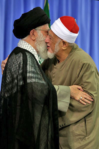 استادی که رهبر جلوی پایش ایستاد/ برای تلاوت در محضر &laquo;سید&zwnj;القائد&raquo; جانم را می&zwnj;دهم