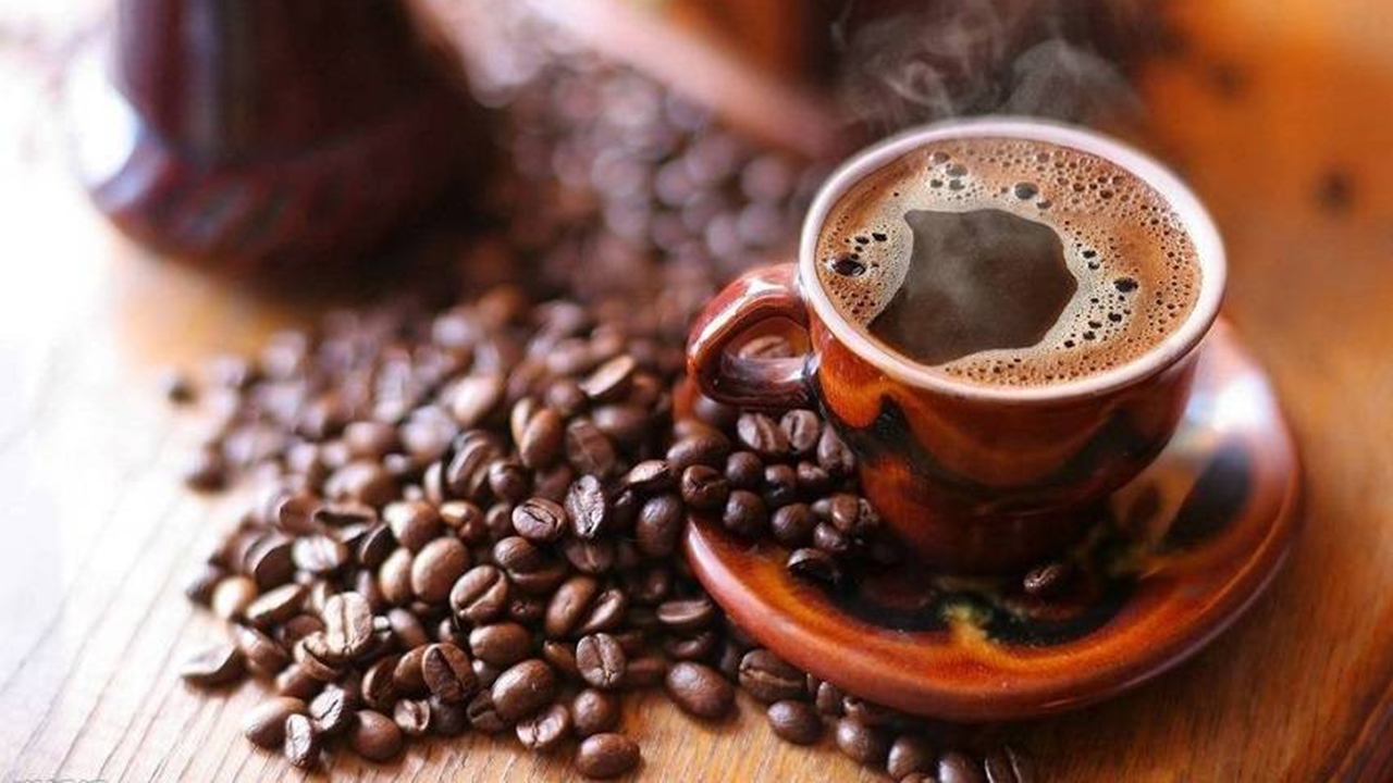 آیا قهوه بنوشیم یا خیر؟