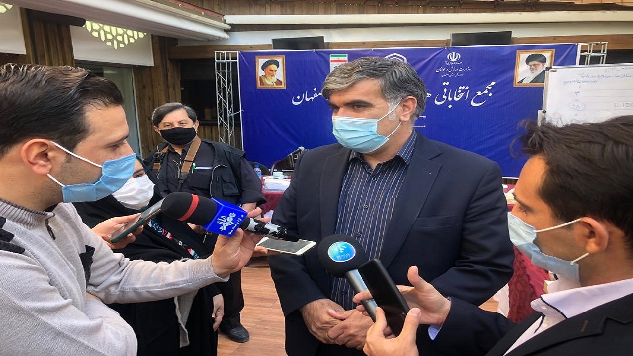عوامل تیم پایه ذوب‌آهن به حالت تعلیق درآمدند
