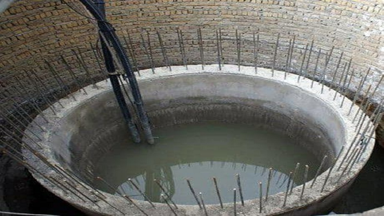 سقوط راکب و سرنشین موتور سیکلت در چاه آب