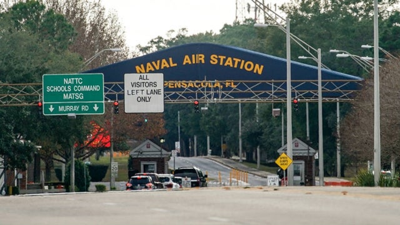 خانواده قربانیان آمریکاییِ تیراندازی افسر سعودی از ریاض شکایت کردند