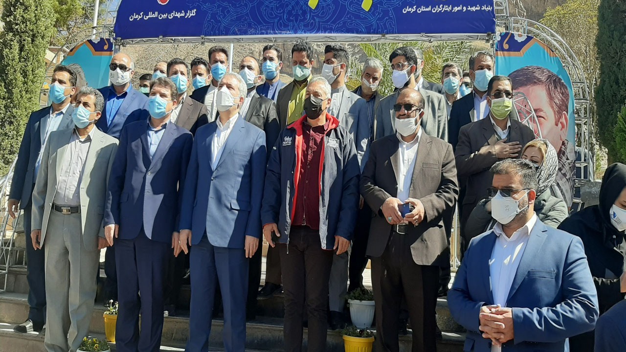 شگفت زدگی وزیر گردشگری ونزوئلا از دیدن مرقد سردار سلیمانی /حضور پادرون و مونسان در کنار مرقد سردار سلیمانی+تصاویر