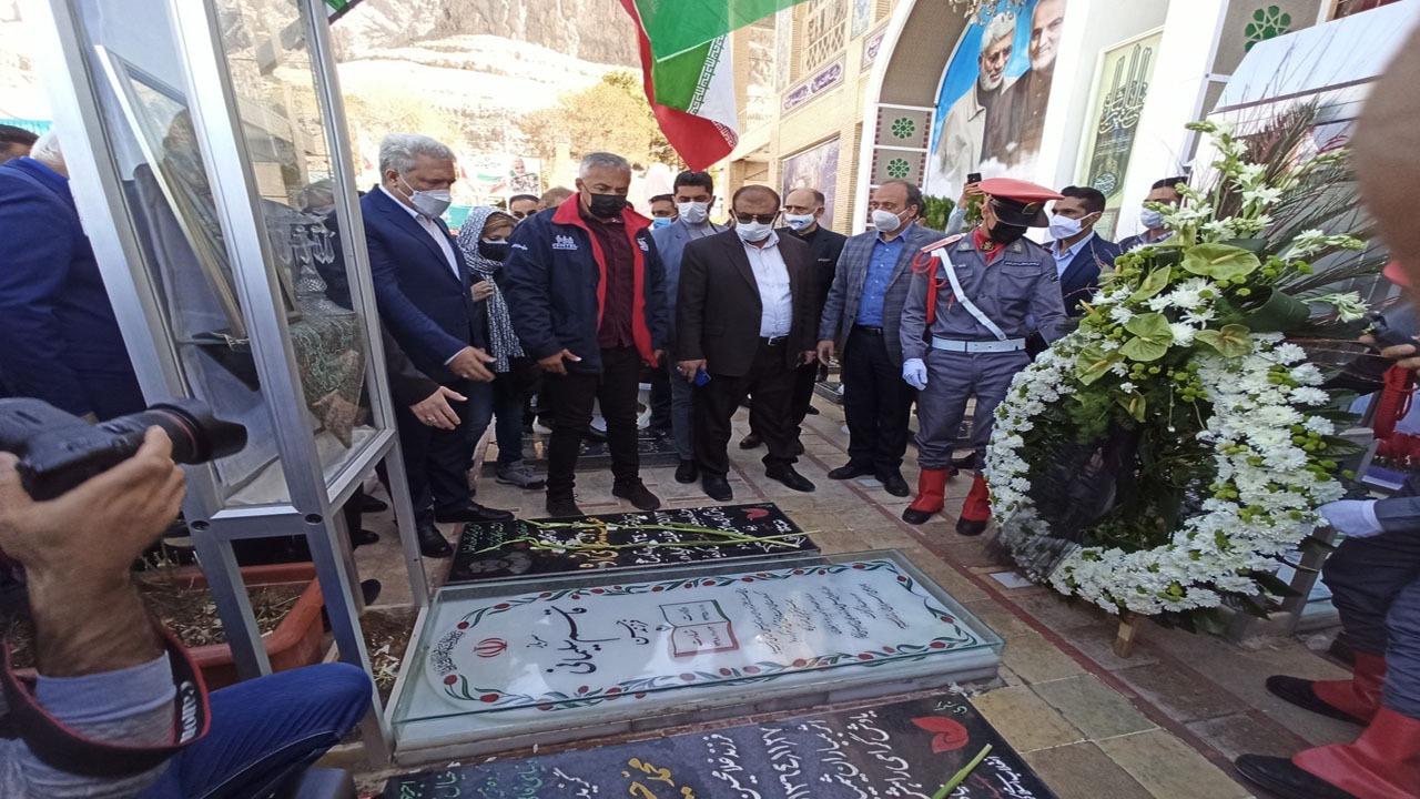 ادای احترام وزیران گردشگری ایران و ونزوئلا به سردار سلیمانی