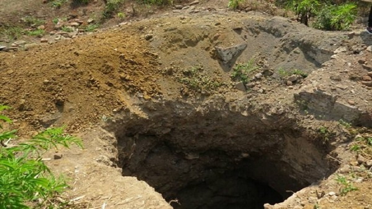چاههای روباز مهرشهر بیرجند خطرآفرین است